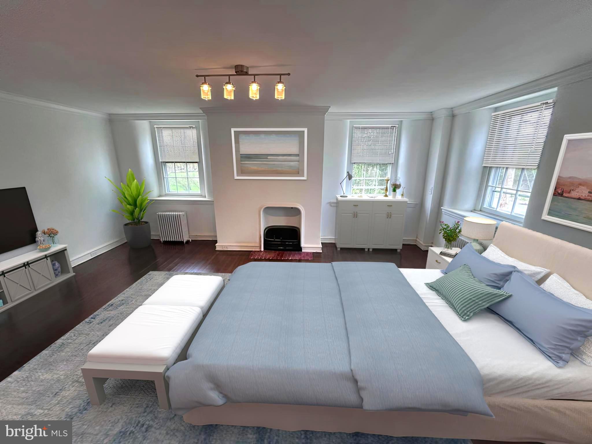 571 N NEWTOWN STREET ROAD