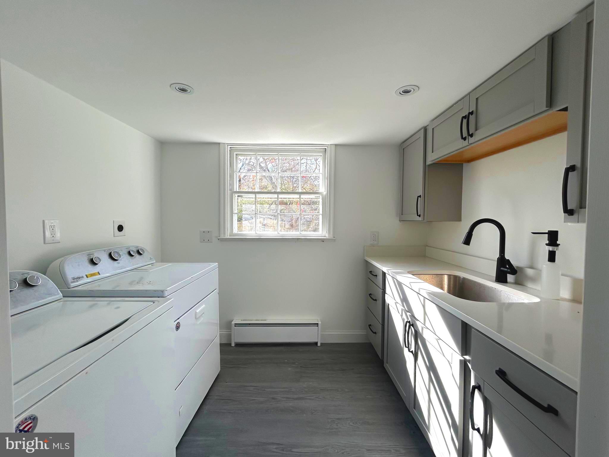 571 N NEWTOWN STREET ROAD