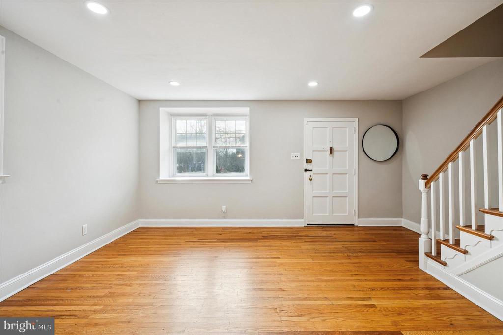 261 WILDE AVENUE