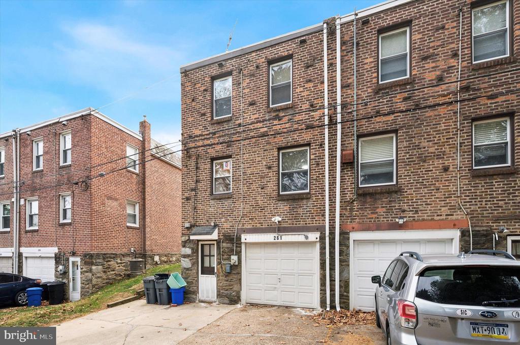 261 WILDE AVENUE