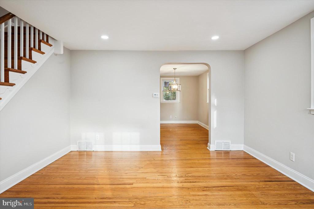 261 WILDE AVENUE