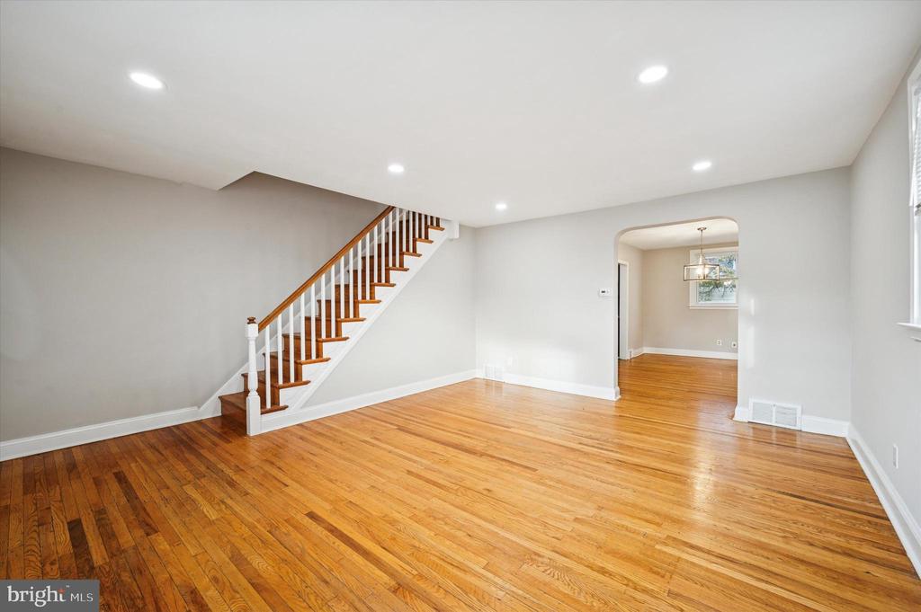 261 WILDE AVENUE