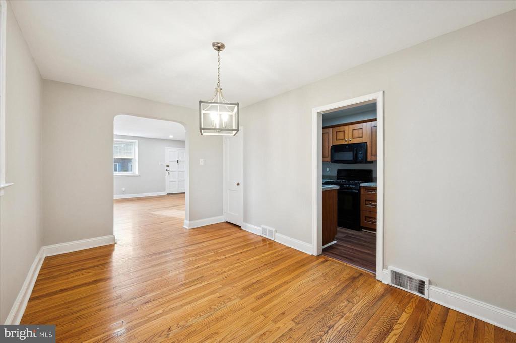 261 WILDE AVENUE