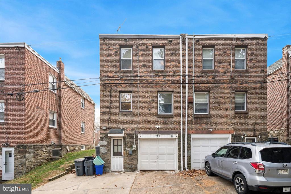 261 WILDE AVENUE