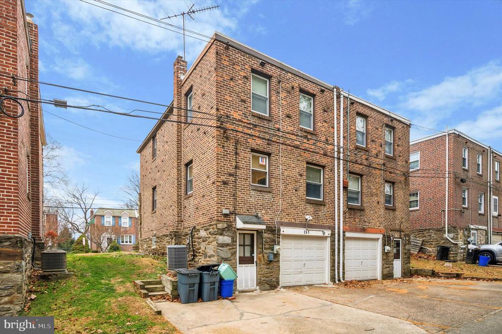 261 WILDE AVENUE