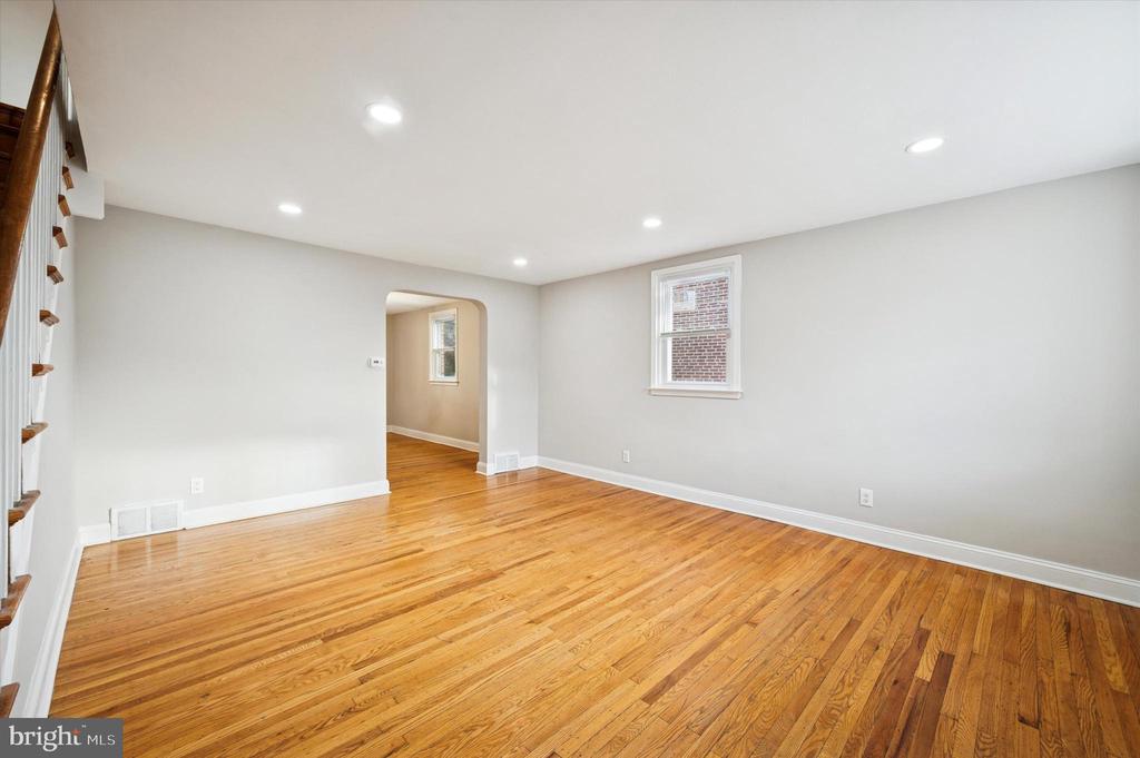 261 WILDE AVENUE