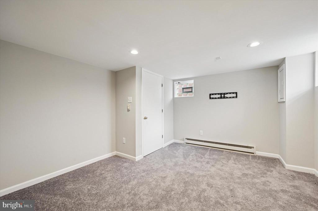 261 WILDE AVENUE