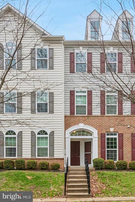 36 EAGLE LANE 18