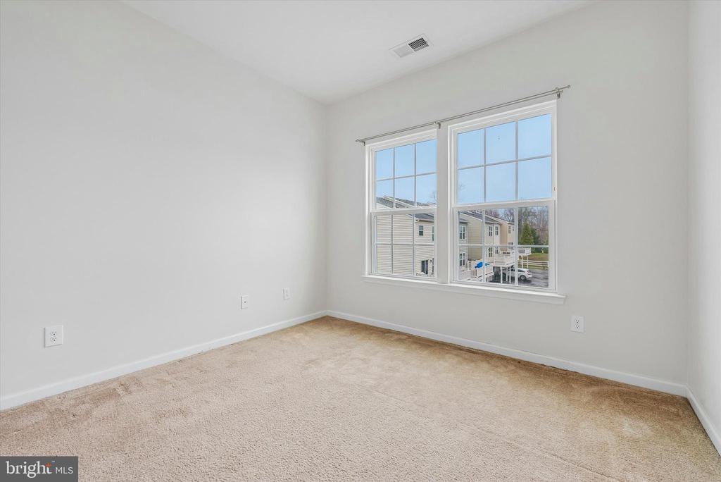 36 EAGLE LANE 18