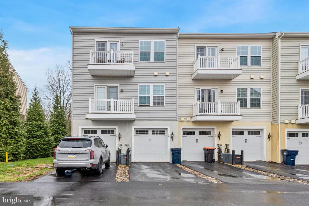 36 EAGLE LANE 18