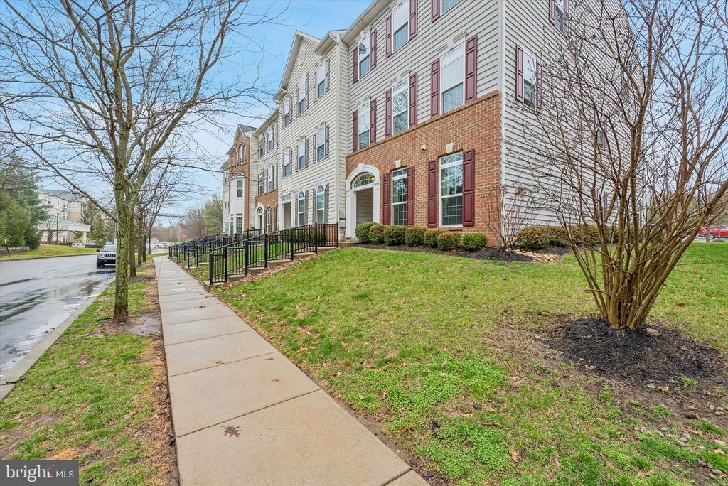 36 EAGLE LANE 18