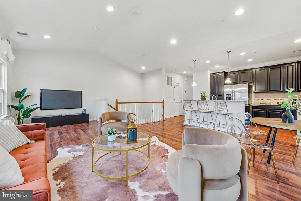 36 EAGLE LANE 18