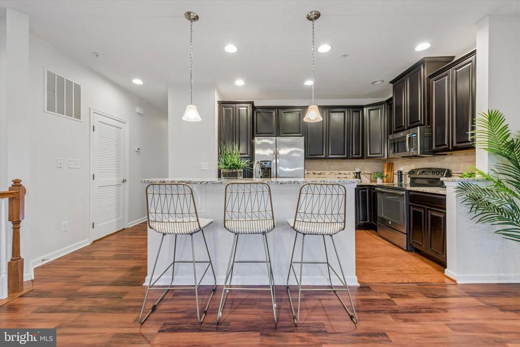 36 EAGLE LANE 18