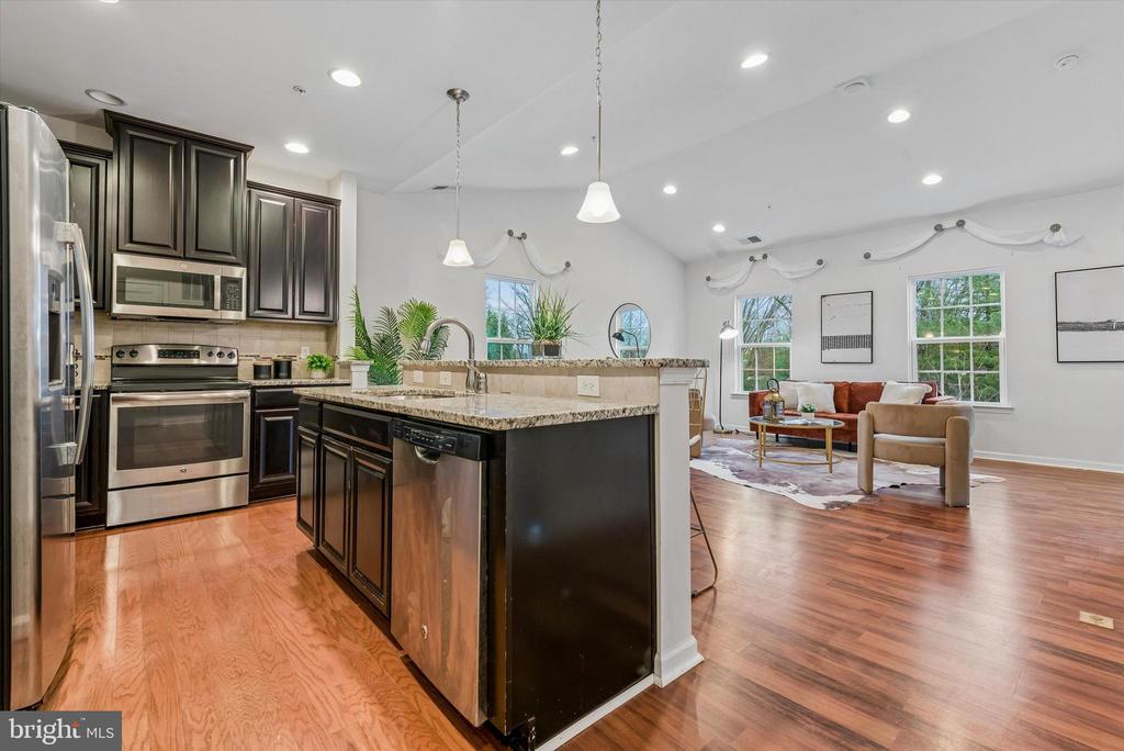 36 EAGLE LANE 18