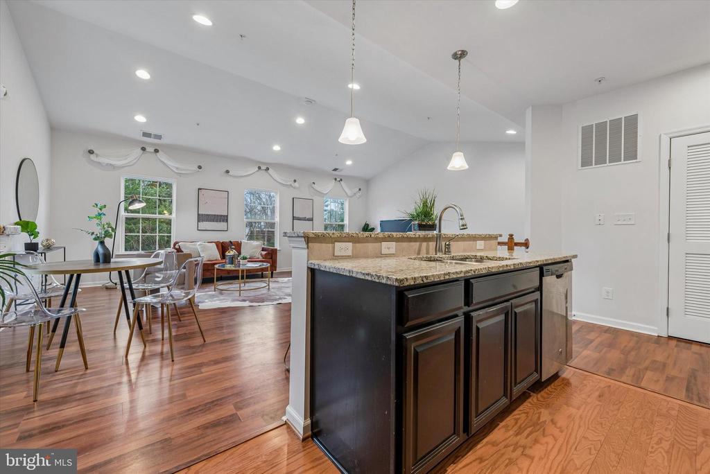 36 EAGLE LANE 18