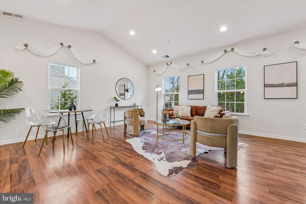 36 EAGLE LANE 18