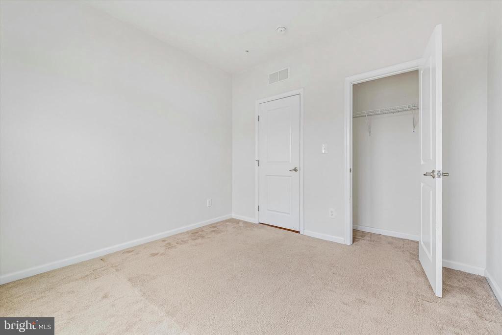 36 EAGLE LANE 18