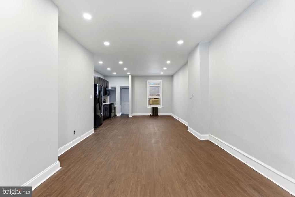 7233 W CHESTER PIKE