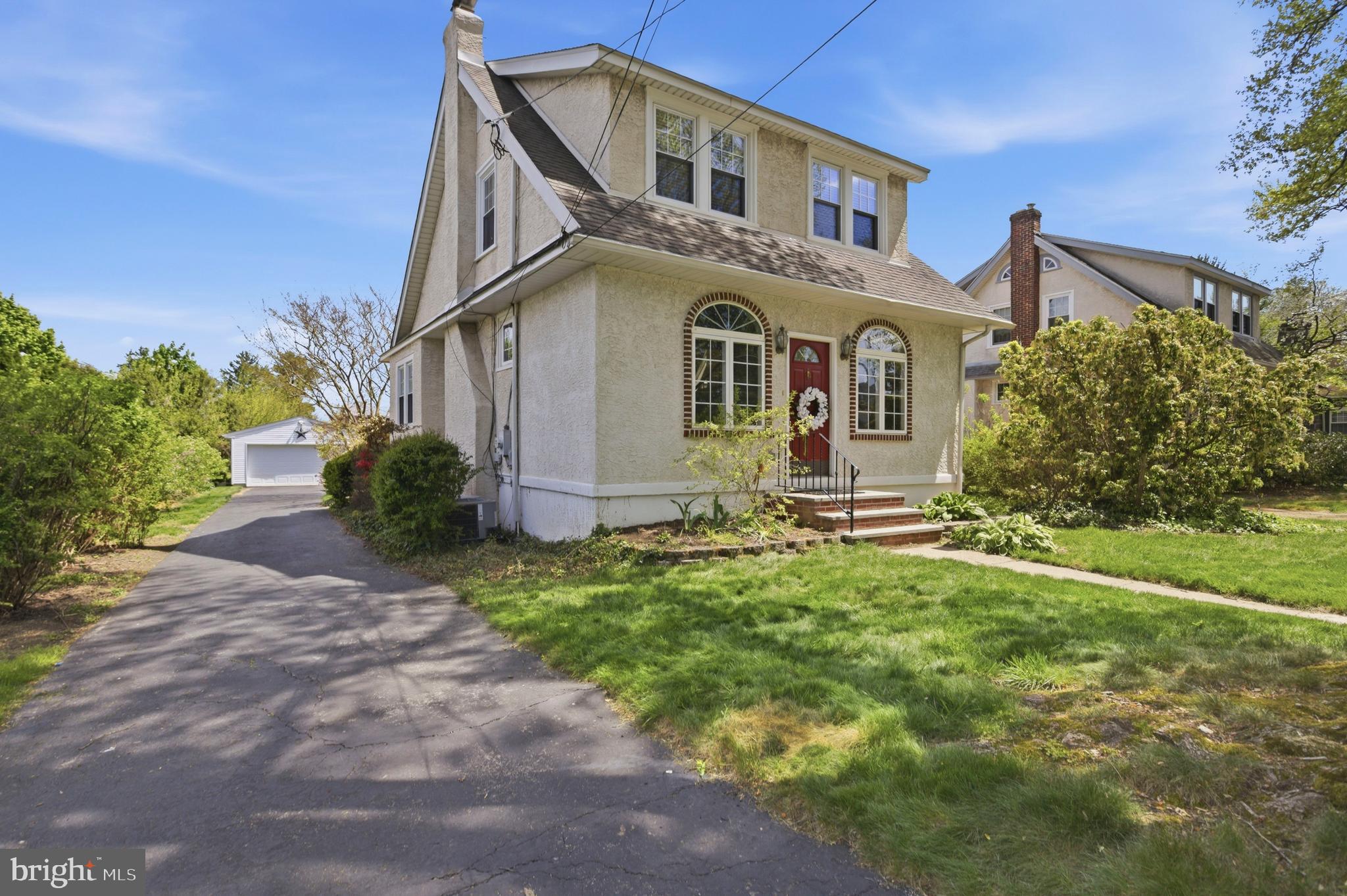 43 LOWNES LANE