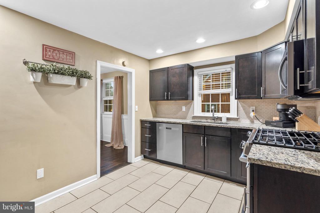 416 GLENDALE CIRCLE