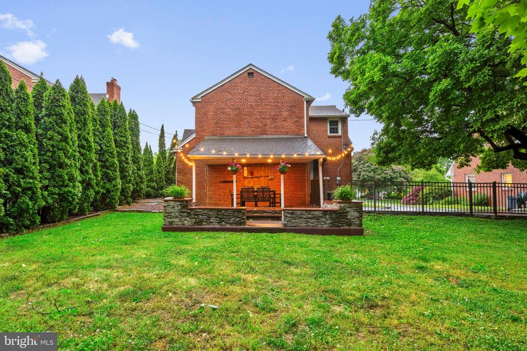 416 GLENDALE CIRCLE