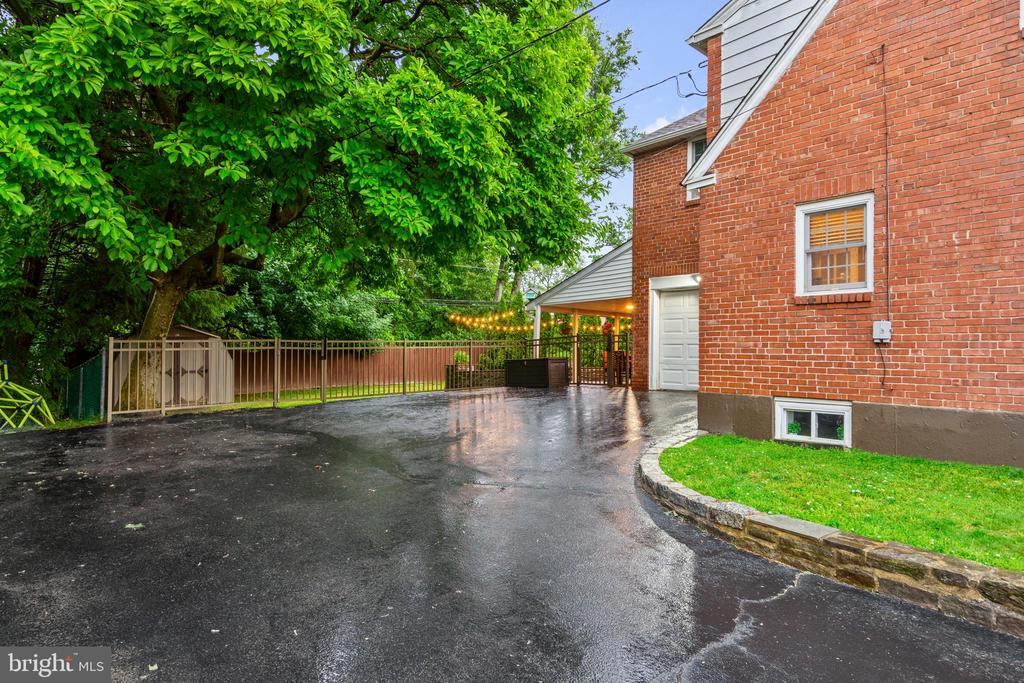 416 GLENDALE CIRCLE