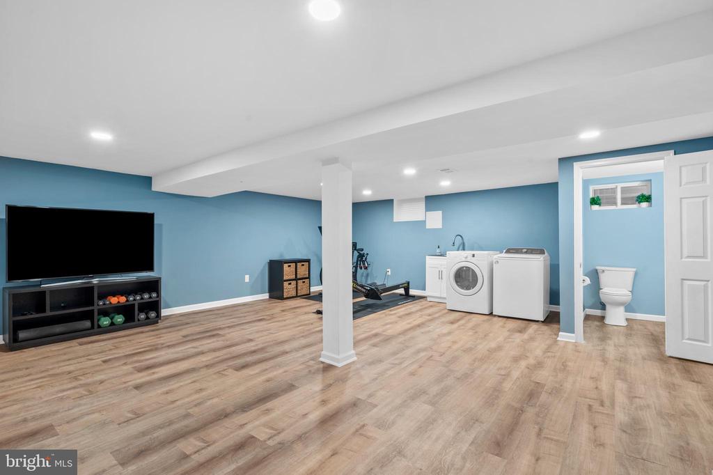 416 GLENDALE CIRCLE