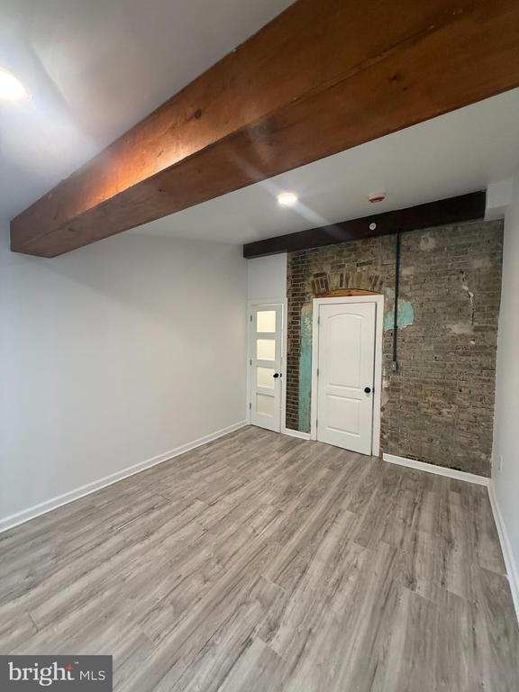 24 MARSHALL AVENUE Unit: 3