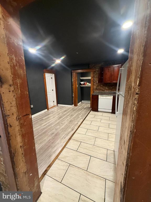 24 MARSHALL AVENUE Unit: 3
