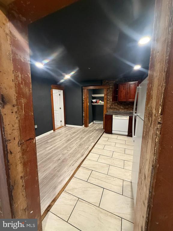 24 MARSHALL AVENUE Unit: 3