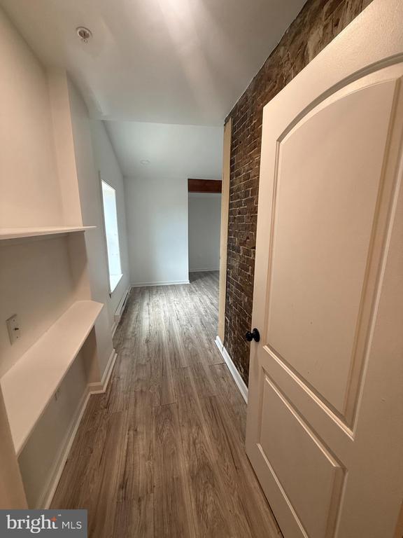24 MARSHALL AVENUE Unit: 3