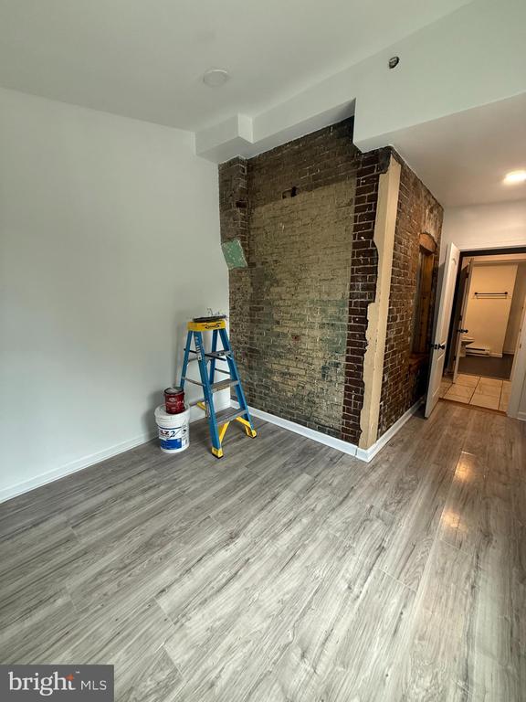 24 MARSHALL AVENUE Unit: 3