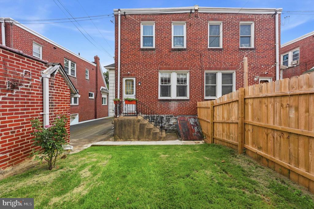 167 W ALBEMARLE AVENUE