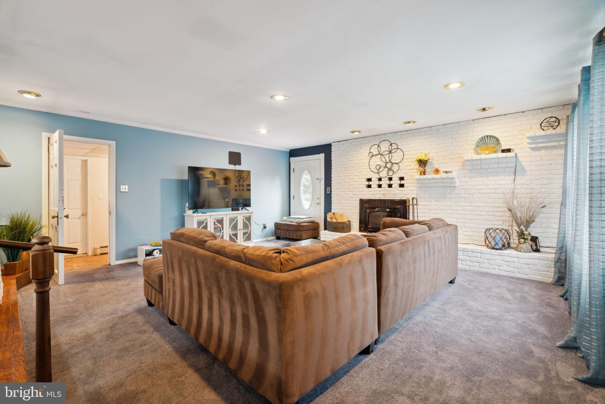 3073 Plymouth Rock Rd
