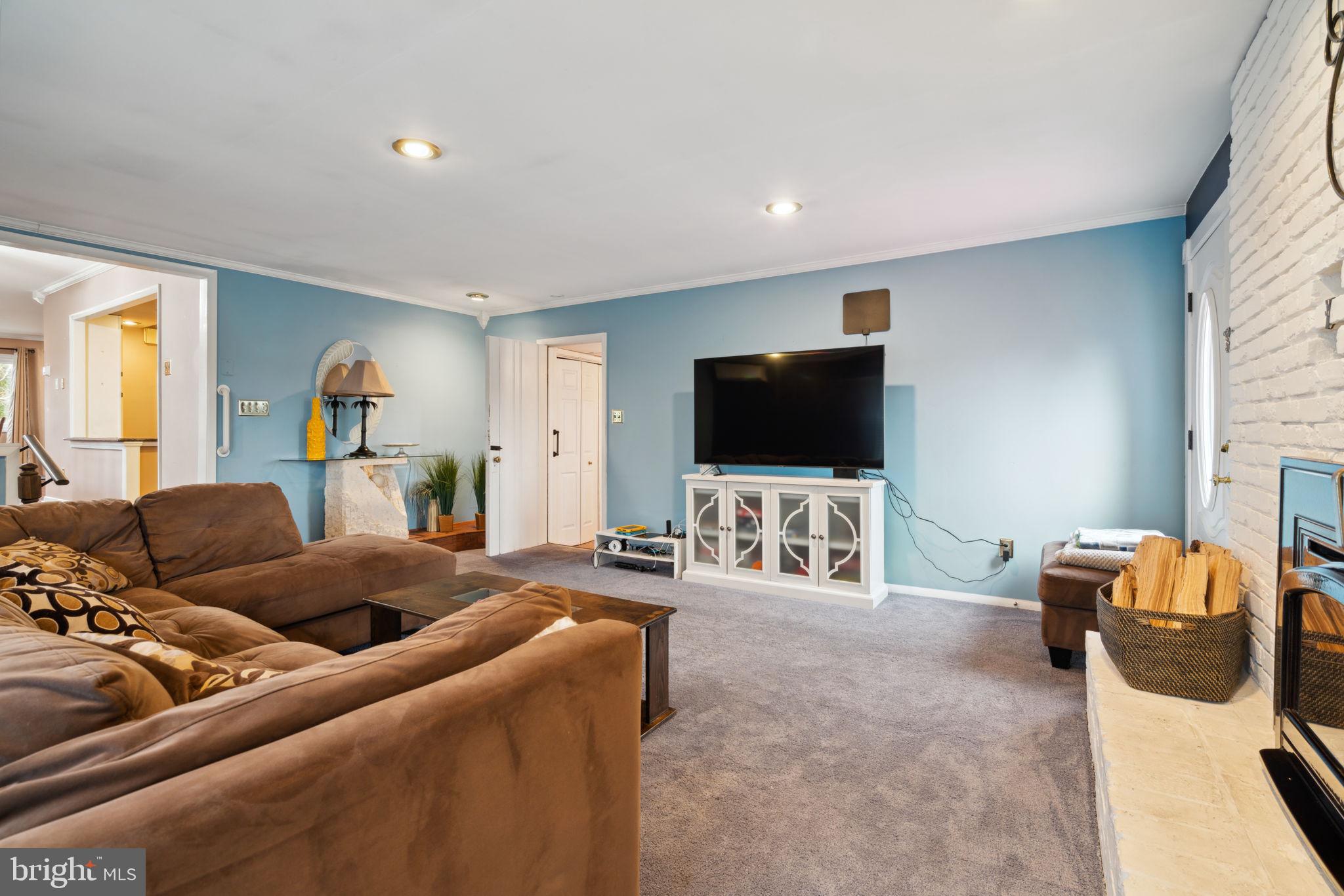 3073 Plymouth Rock Rd