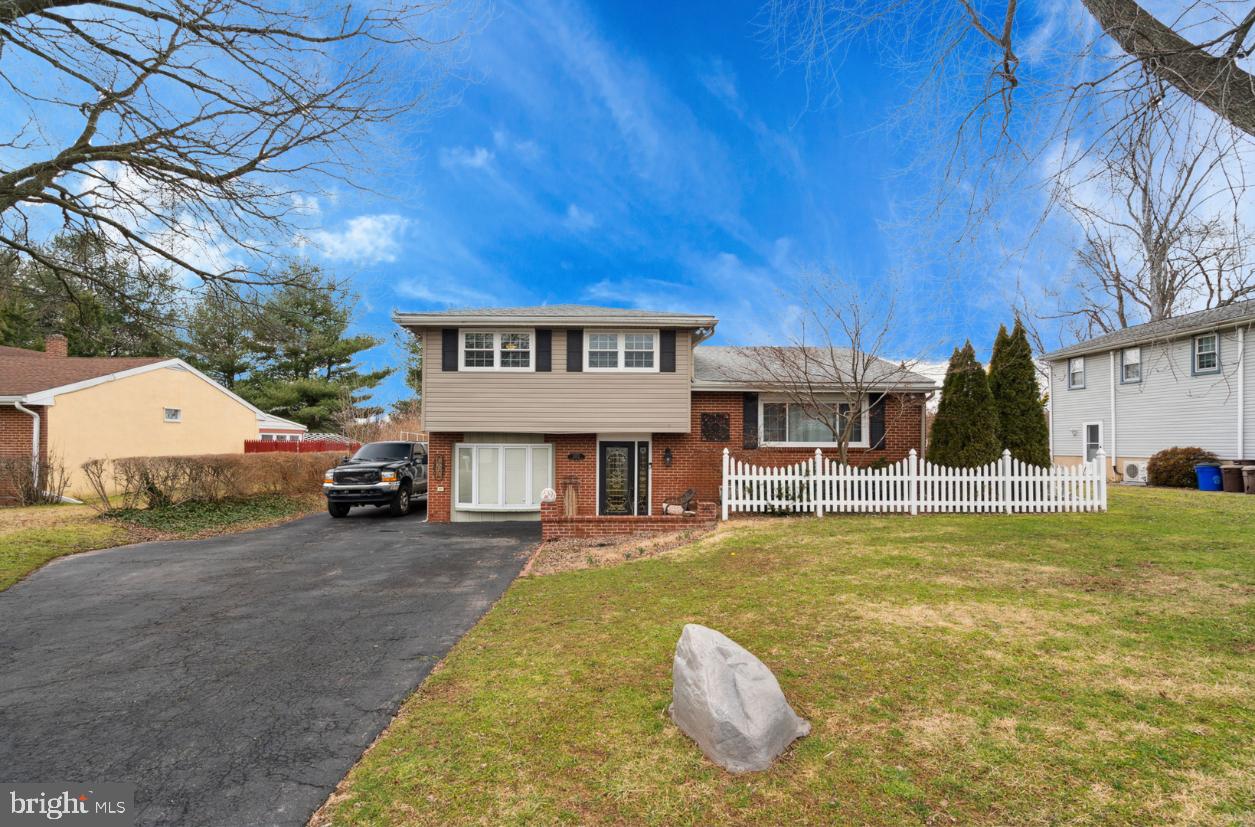3073 Plymouth Rock Rd
