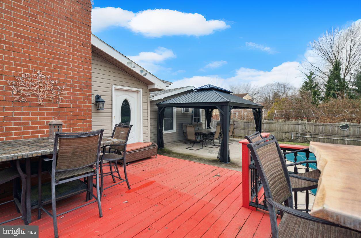 3073 Plymouth Rock Rd