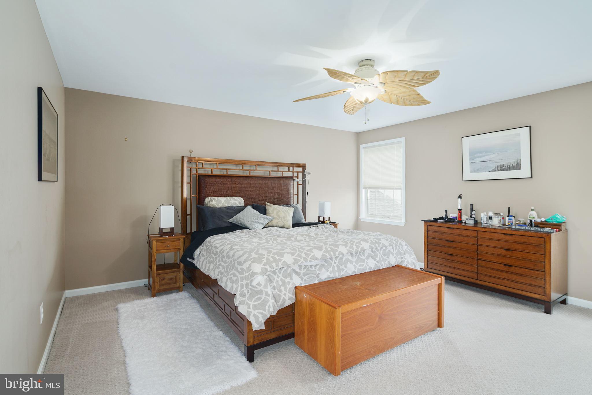 994 JAMIE CT