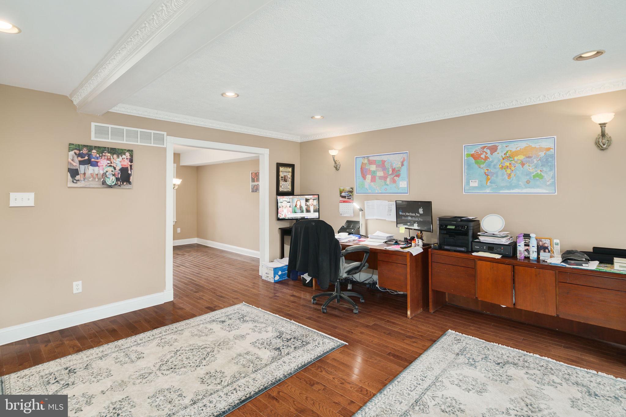 994 JAMIE CT