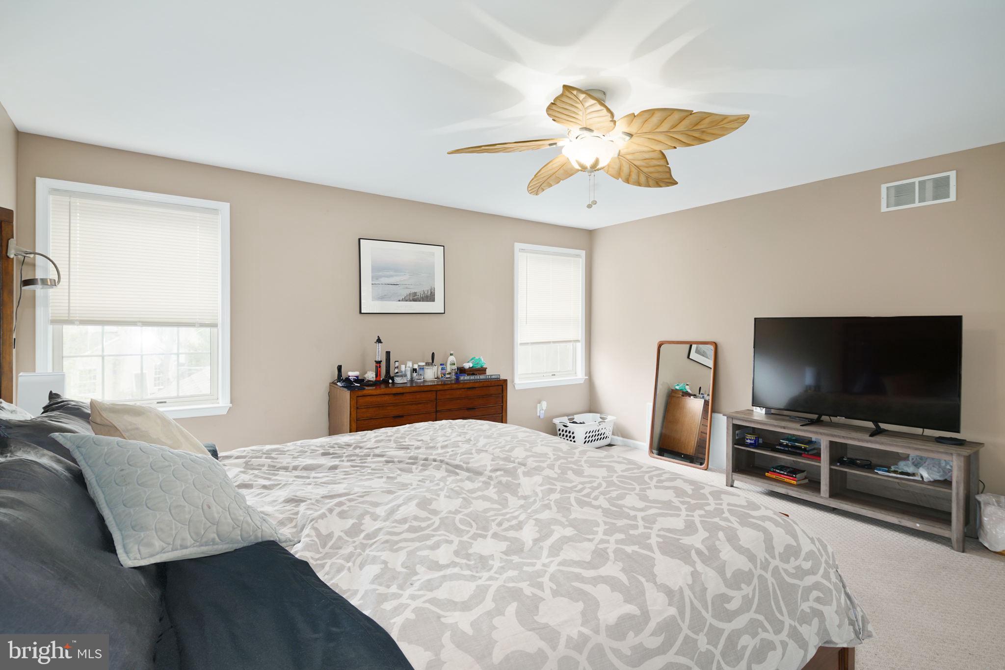 994 JAMIE CT