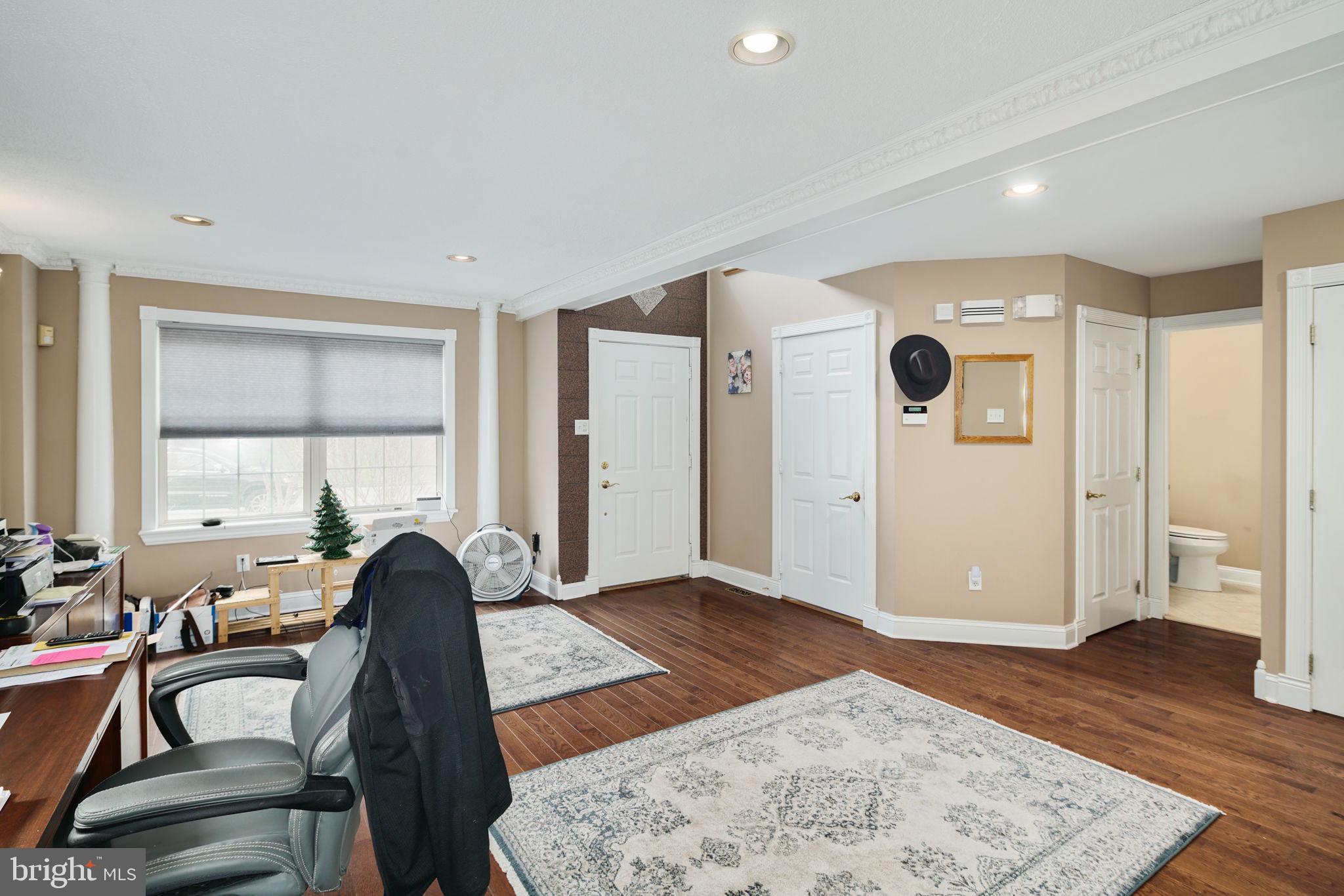 994 JAMIE CT