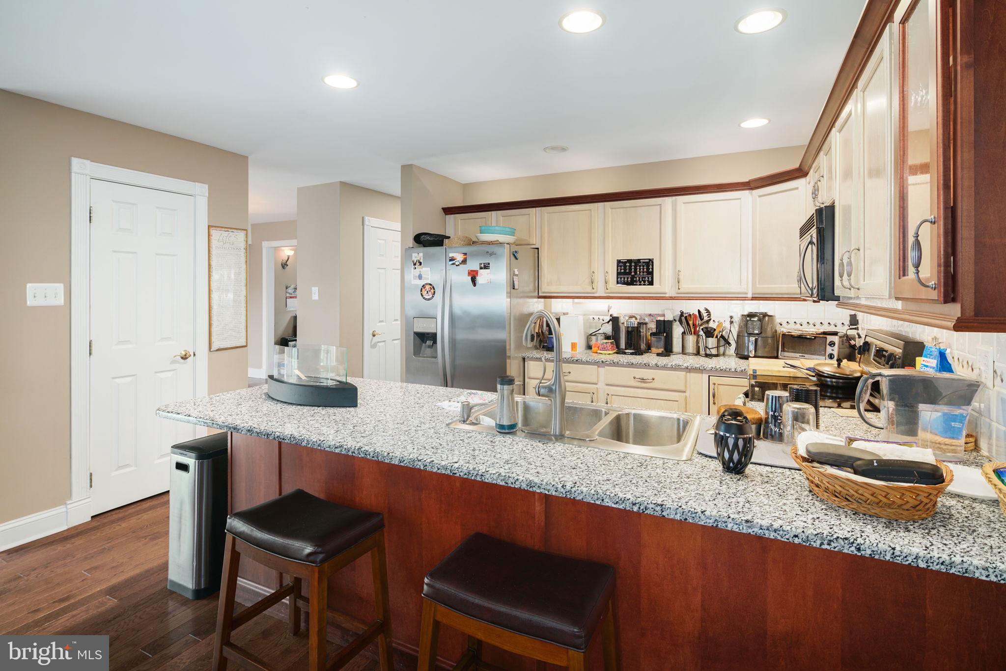 994 JAMIE CT