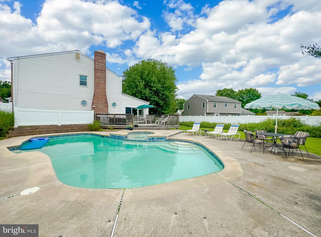2365 Pioneer Rd