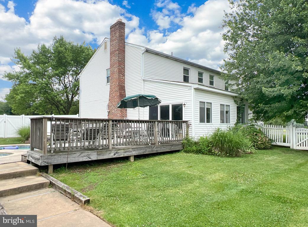2365 Pioneer Rd
