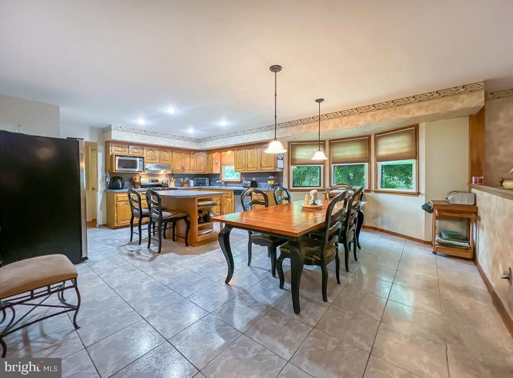 2365 Pioneer Rd