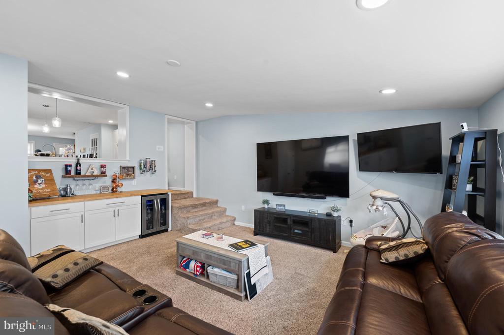 344 W 11th Ave