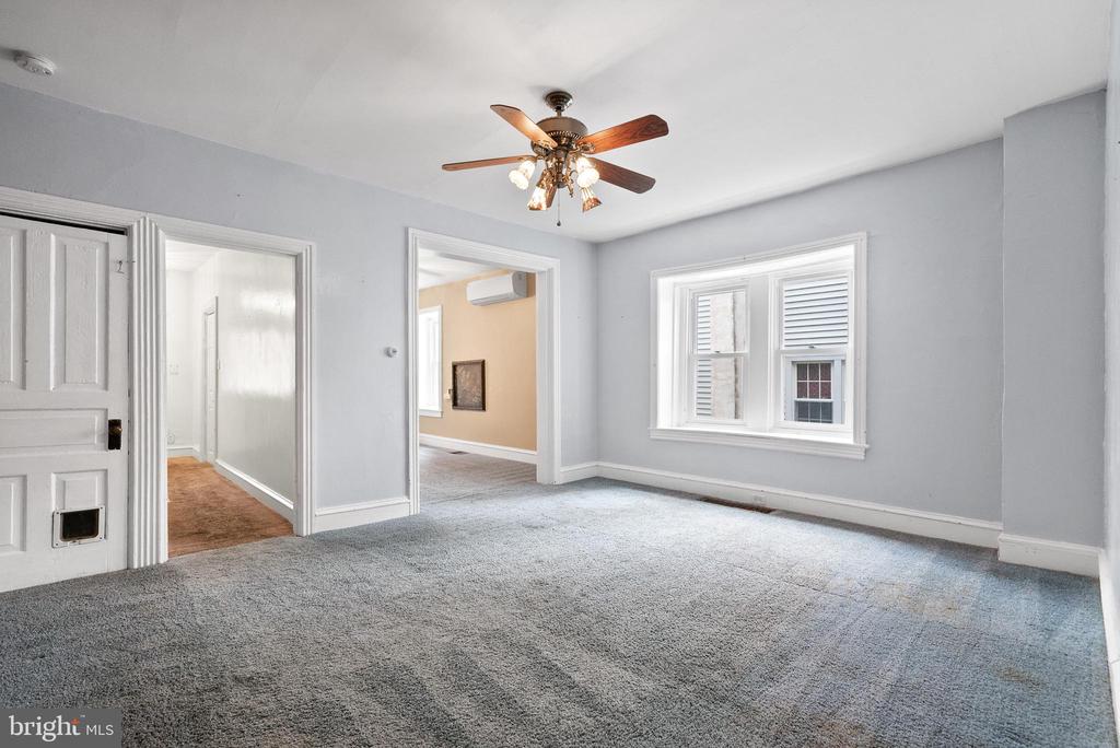 39 N SPRING GARDEN STREET