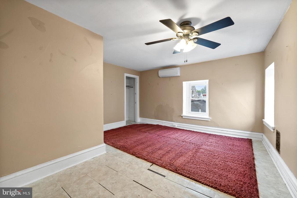 39 N SPRING GARDEN STREET