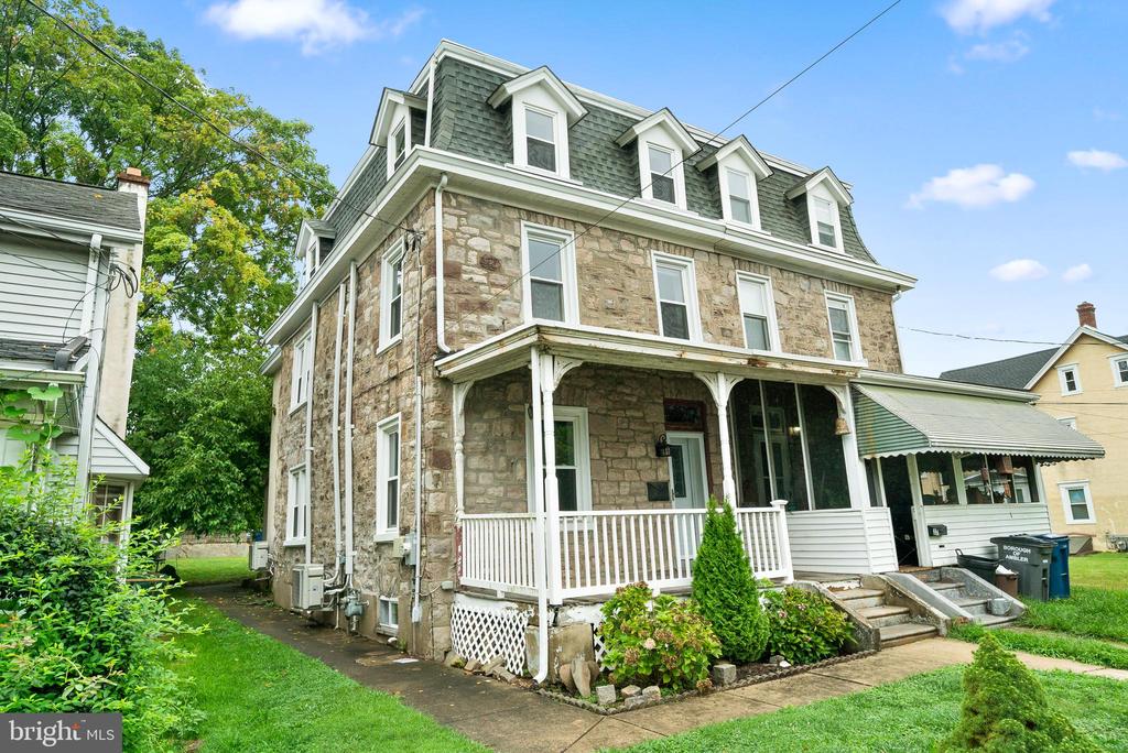 39 N SPRING GARDEN STREET