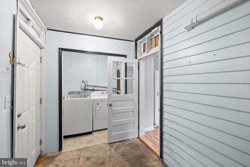 39 N SPRING GARDEN STREET